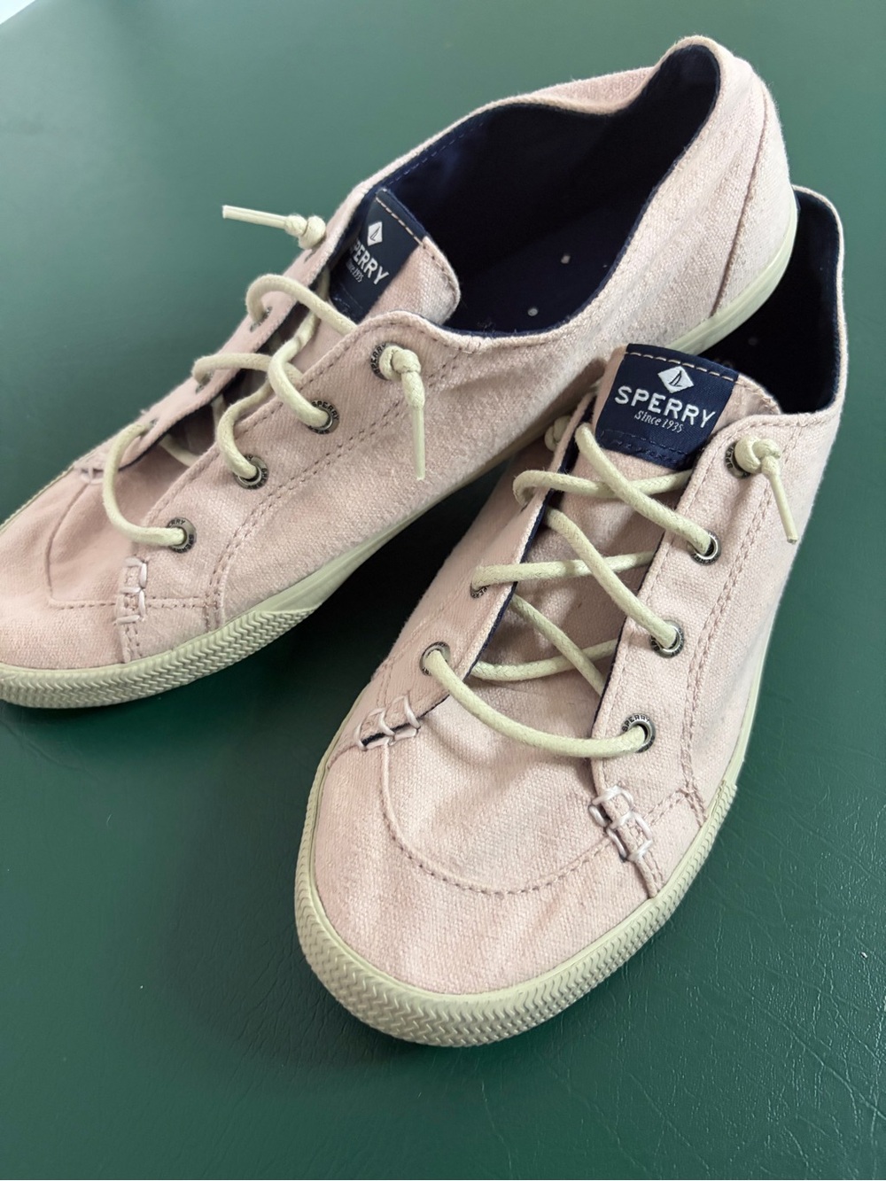 Sperry Women's Pale Pink leather Lace-Up Sneakers
